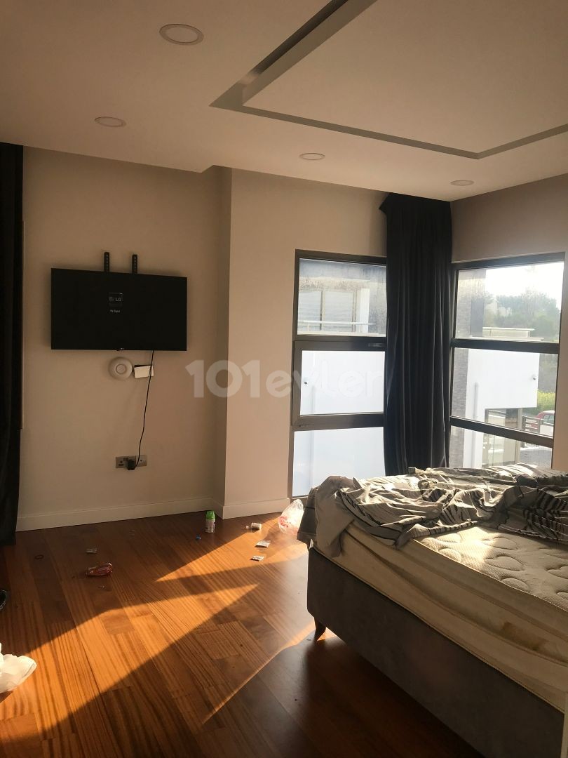 Girne Çatalköyde Kiralık 3+1 Villa