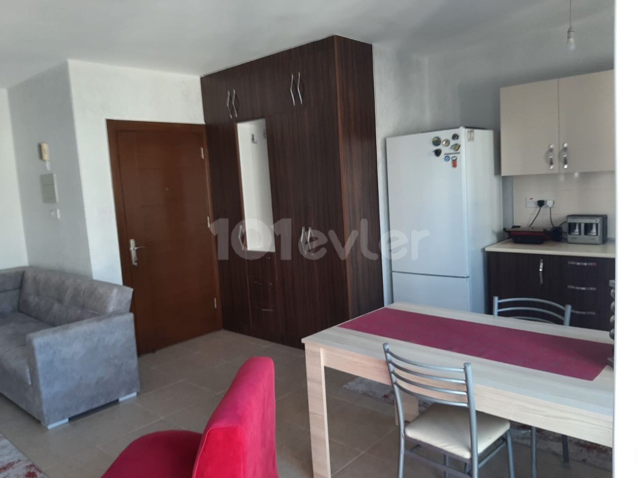 Zu verkaufen 2+1 Wohnung in Kyrenia Zentrum