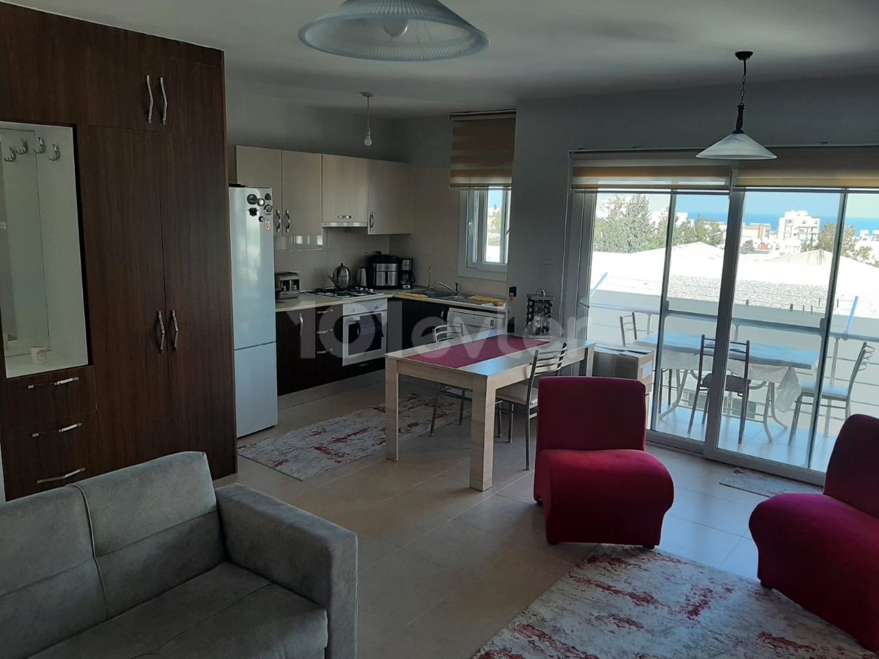 Zu verkaufen 2+1 Wohnung in Kyrenia Zentrum