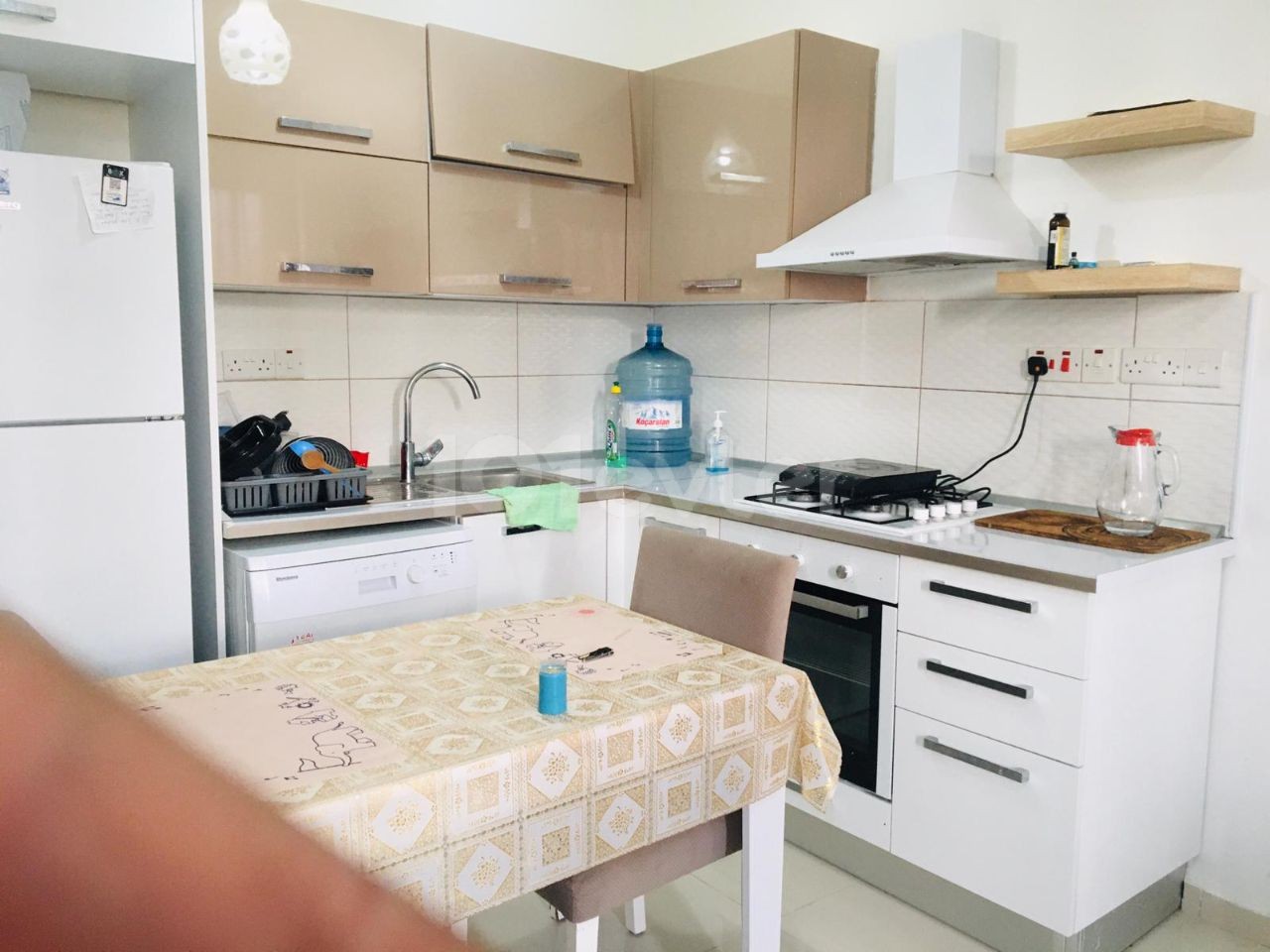 Zu verkaufen 1+1 Wohnung , Büro genehmigt in Kyrenia Centre