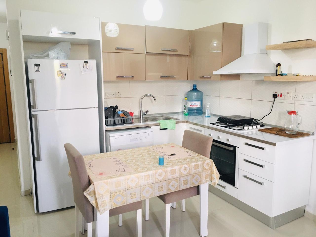 Zu verkaufen 1+1 Wohnung , Büro genehmigt in Kyrenia Centre