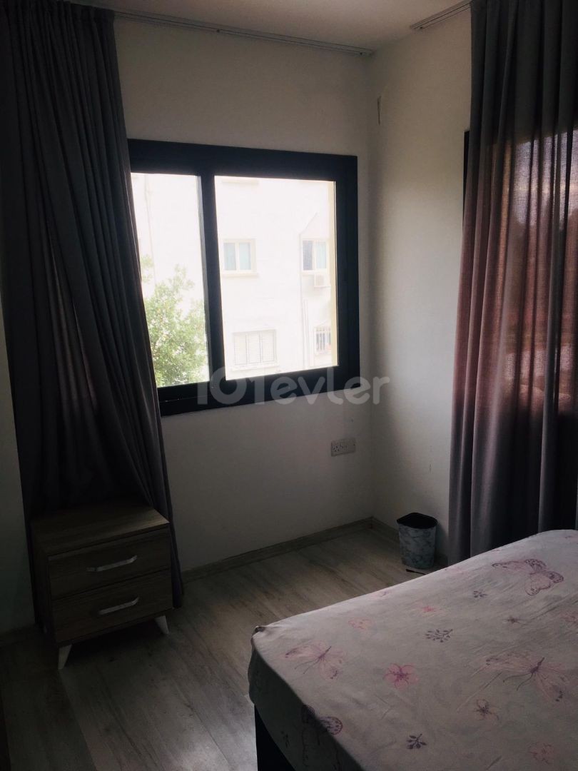 Girne Merkez Satılık 1+1 Daire , Ofis İzinli