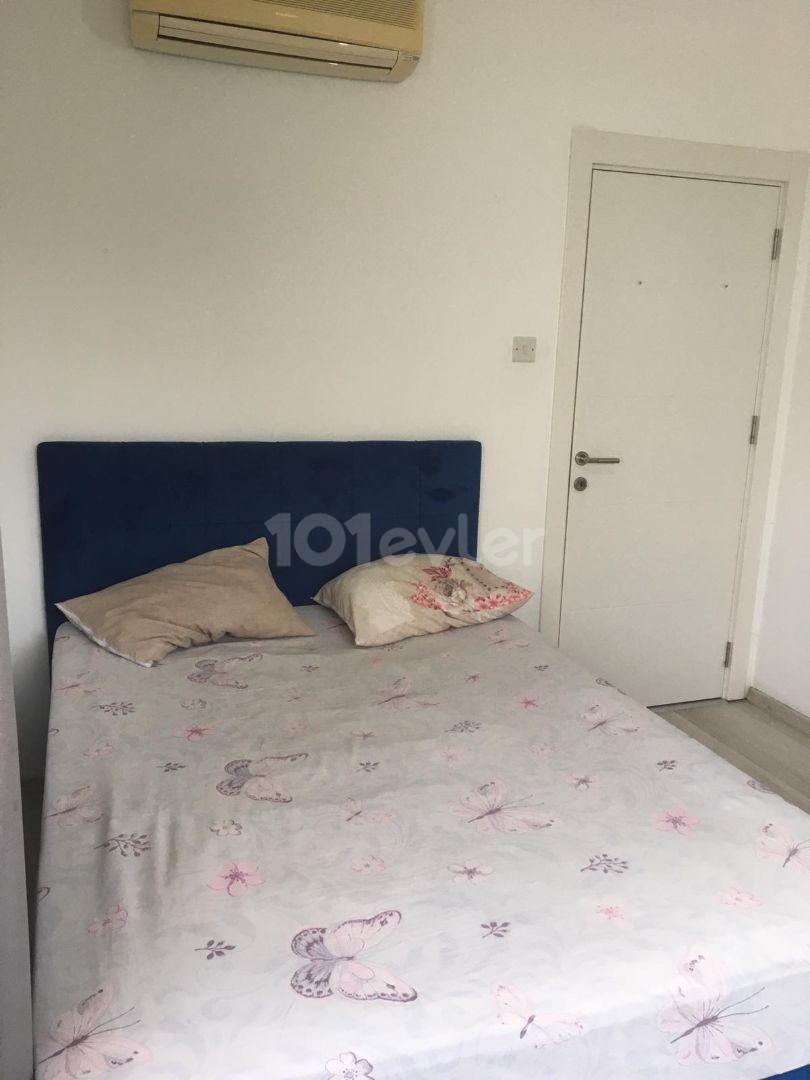 Zu verkaufen 1+1 Wohnung , Büro genehmigt in Kyrenia Centre