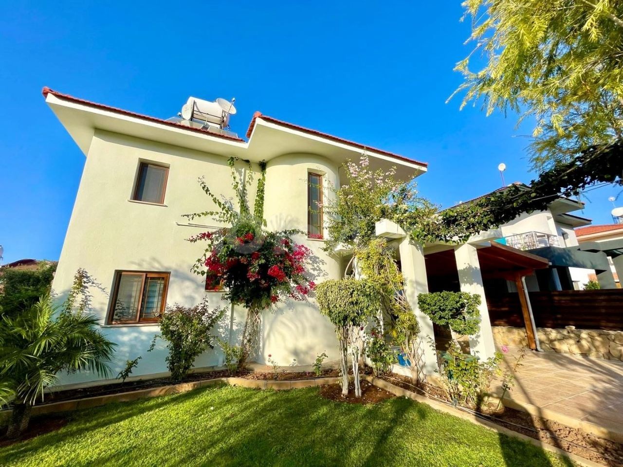 Luxury Villa For Sale in Çatalköy, Kyrenia