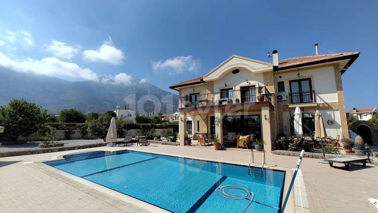 Girne Alsancak da Lüks Villa