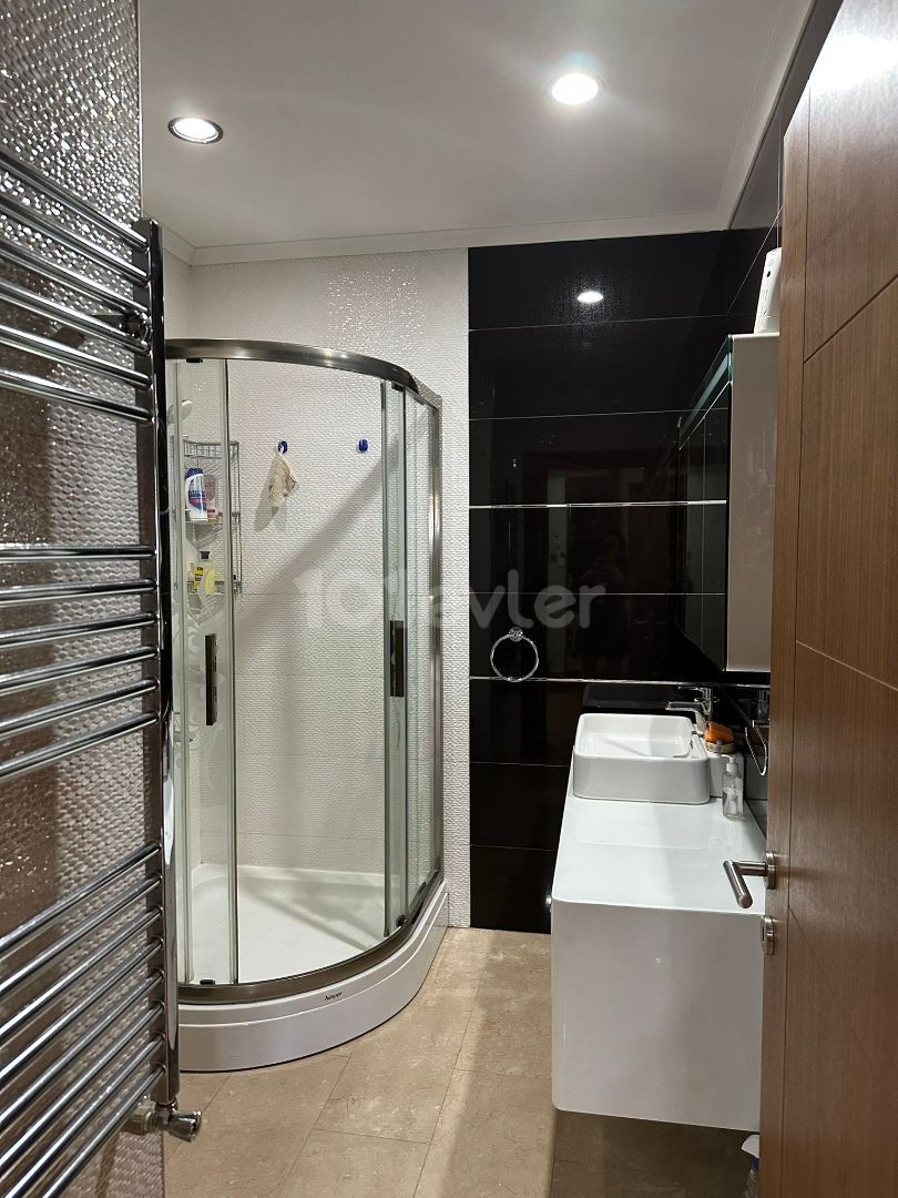 Girne Merkezde Satılık 3+1 Penthouse