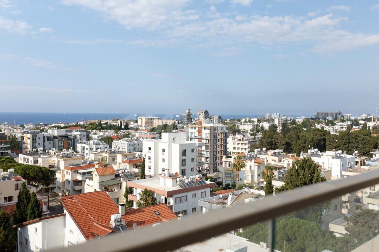 Girne Merkezde Satılık 3+1 Penthouse