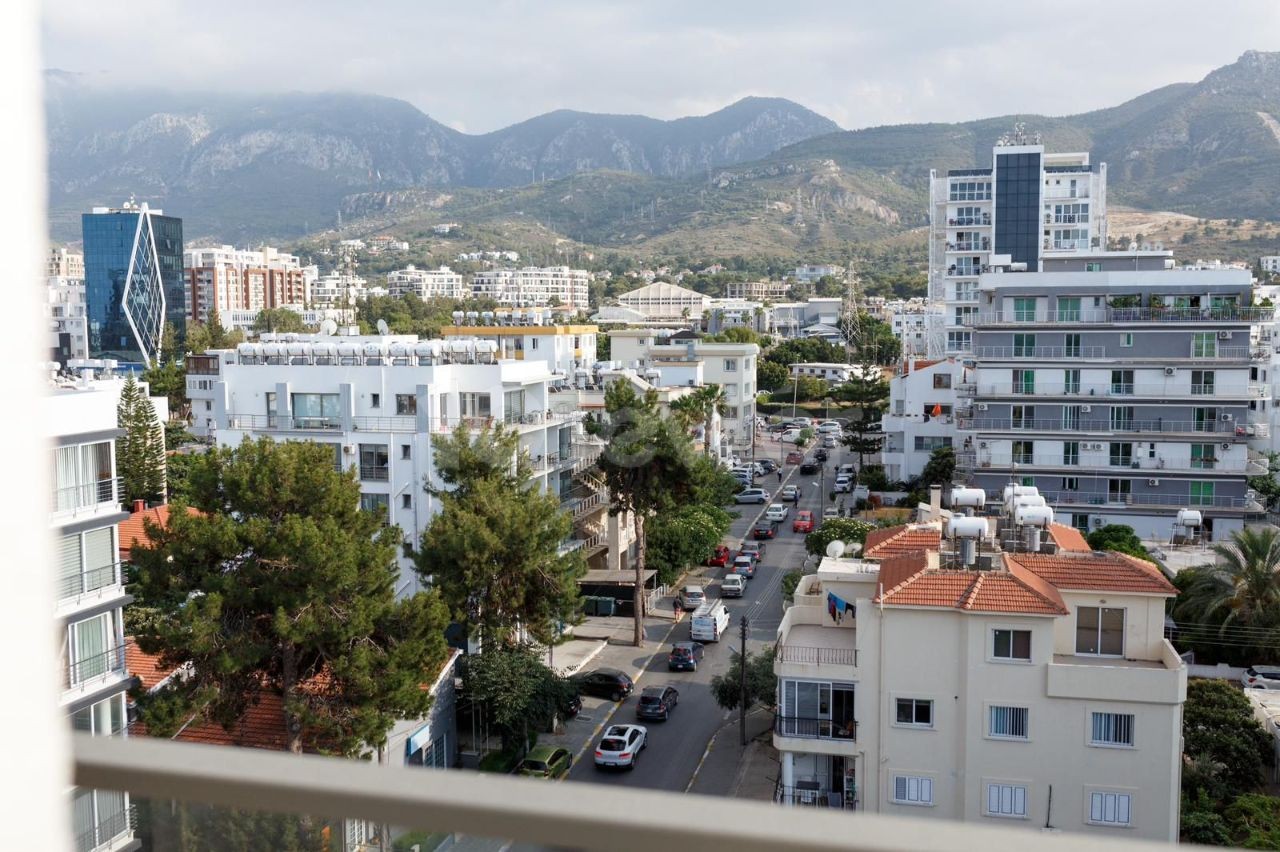 Girne Merkezde Satılık 3+1 Penthouse