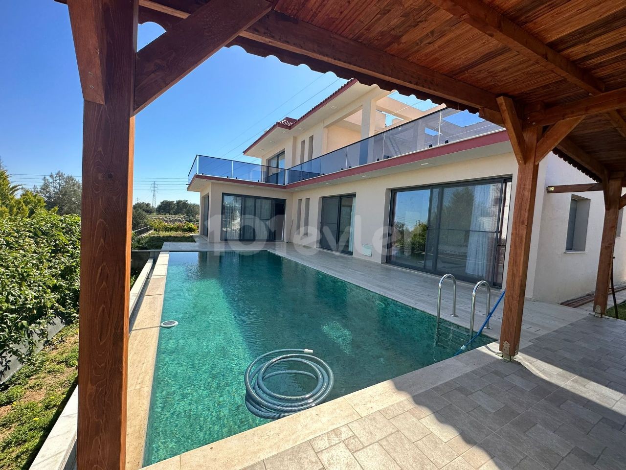 4+1 Villa zum Verkauf in Çatalköy, Kyrenia