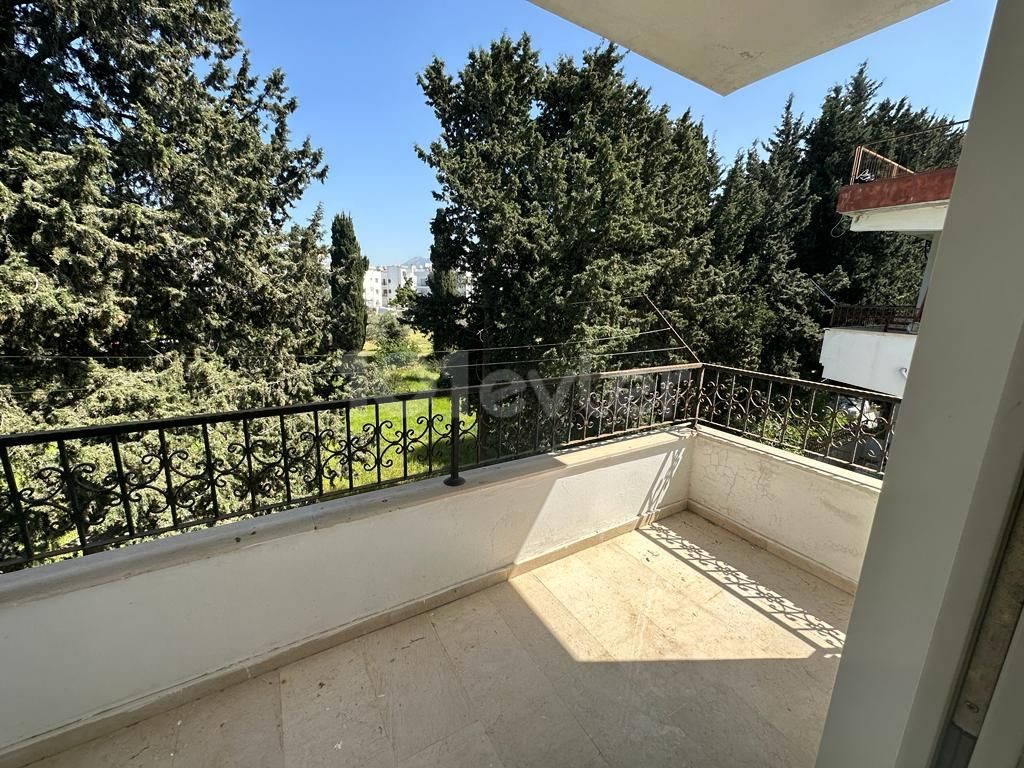 3+1 Flat For Sale In The Center Of Kyrenia