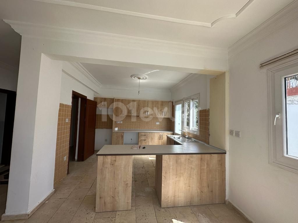 3+1 Flat For Sale In The Center Of Kyrenia