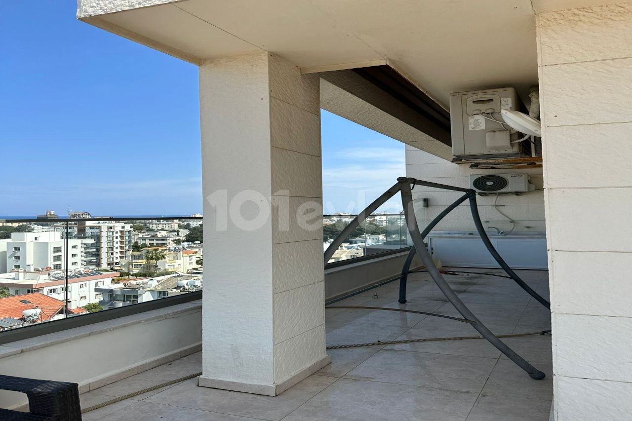 3+1 Penthouse for Rent in Kyrenia Center