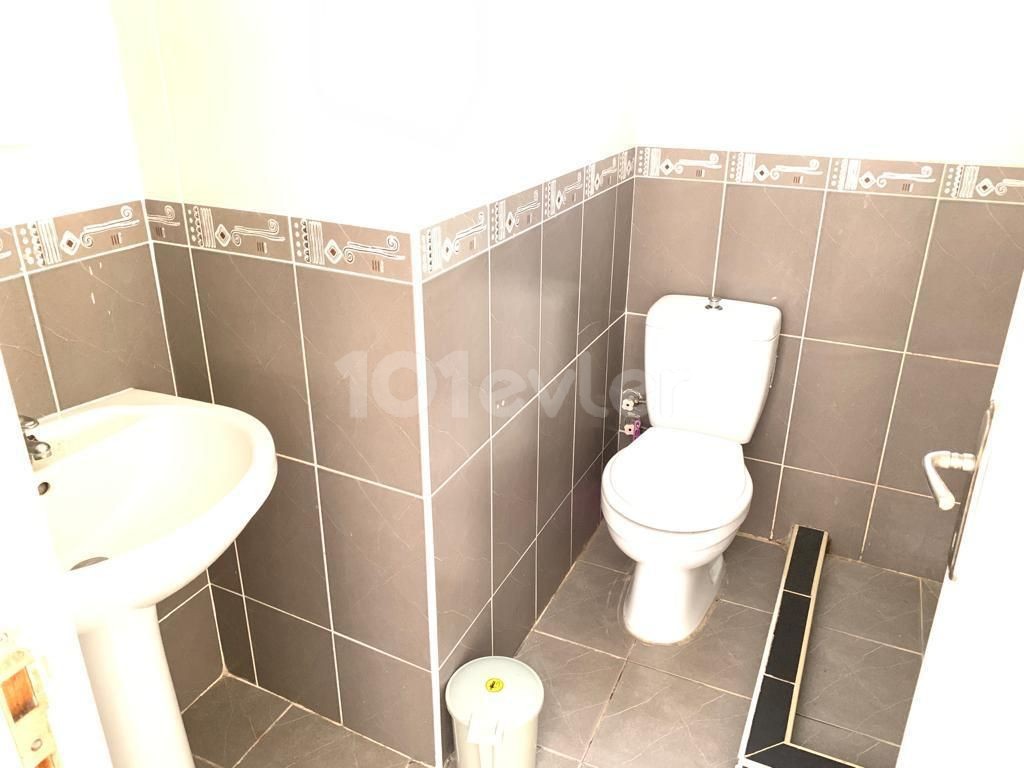 Girne Çatalköy 2+1 Flat for Sale in a Complex with Pool