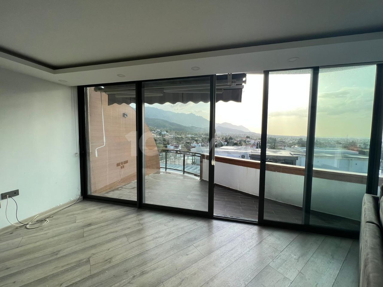 2+1 Penthouse For Rent In The Center Of Kyrenia