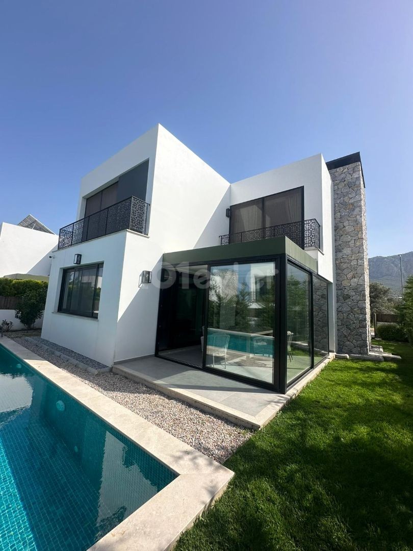 Villa zum Verkauf mit privatem Pool in Kyrenia Zeytinlik