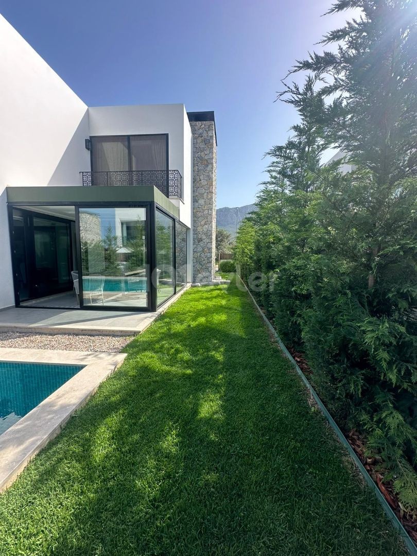 Villa zum Verkauf mit privatem Pool in Kyrenia Zeytinlik