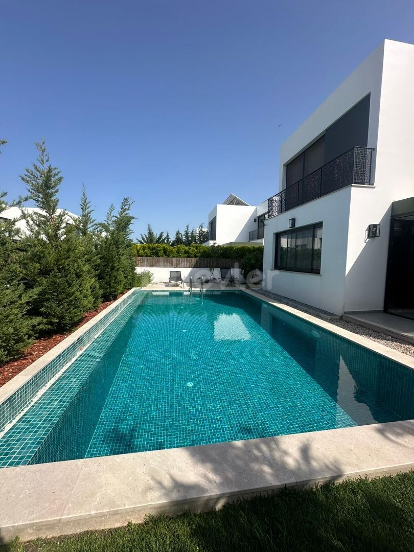 Villa zum Verkauf mit privatem Pool in Kyrenia Zeytinlik