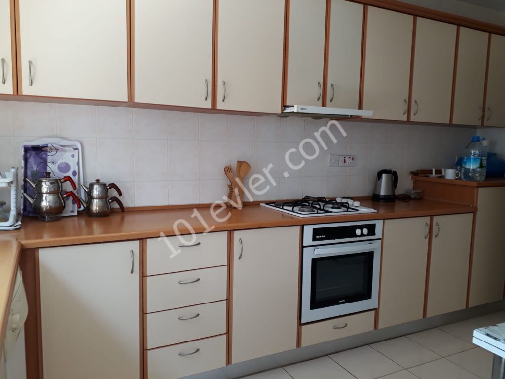 2 bedroom flat to rent in Kyrenia City Center