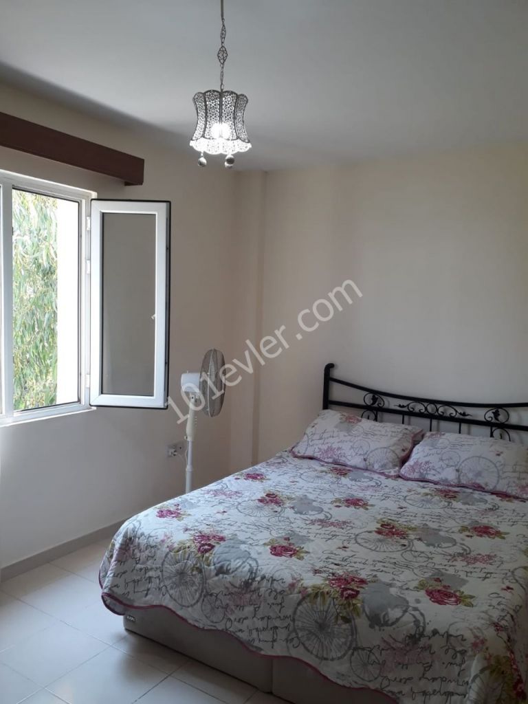 Girne Merkezde Full Eşyalı Kiralık Daire