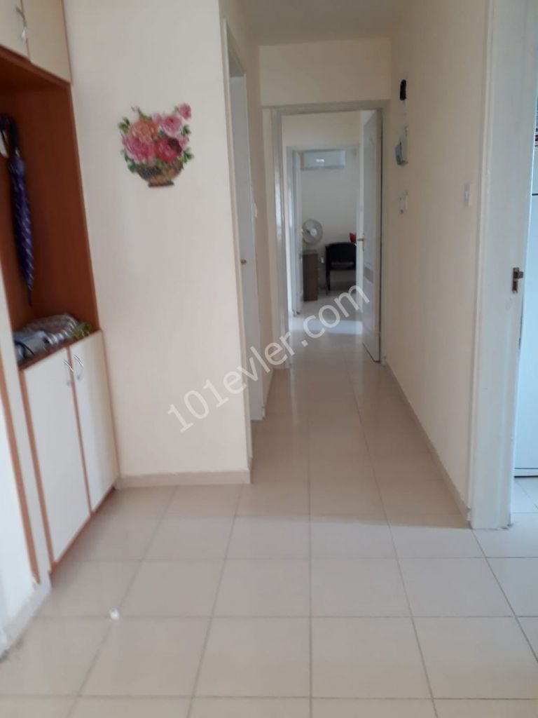 Girne Merkezde Full Eşyalı Kiralık Daire