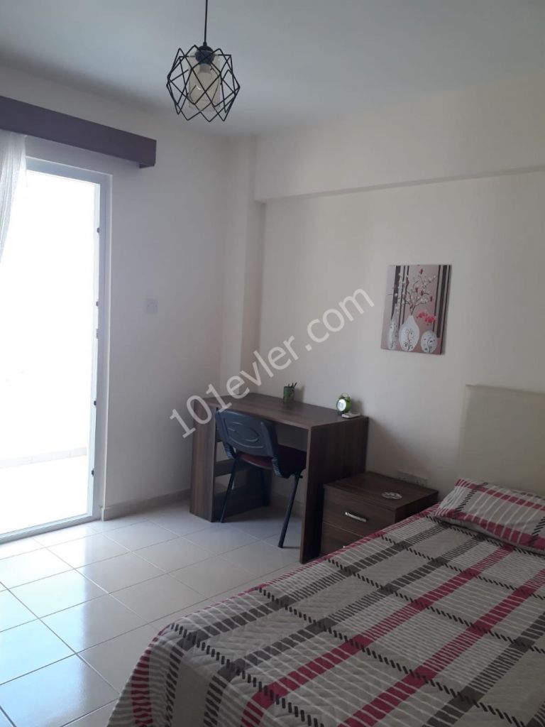 Girne Merkezde Full Eşyalı Kiralık Daire