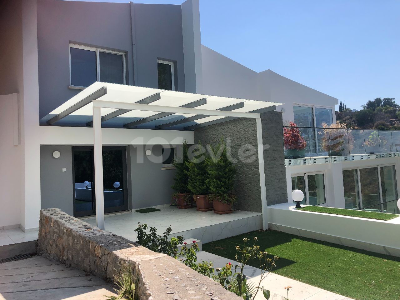 A unique villa for sale under the unique landscape of Kyrenia