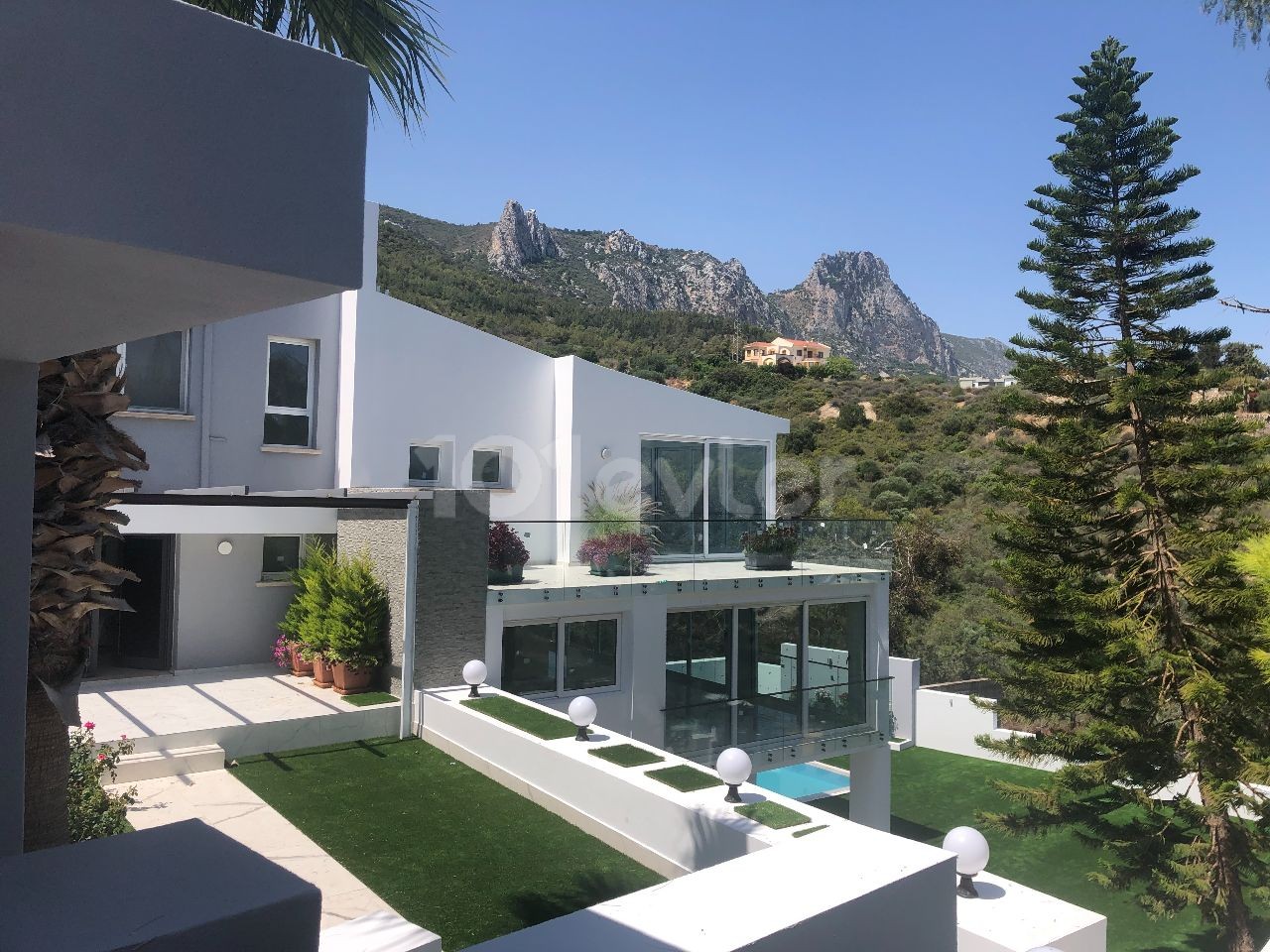 A unique villa for sale under the unique landscape of Kyrenia