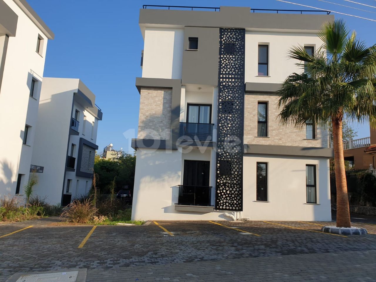 LAPTA BÖLGESİNDE 2+1 LÜKS SATILIK DAİRE