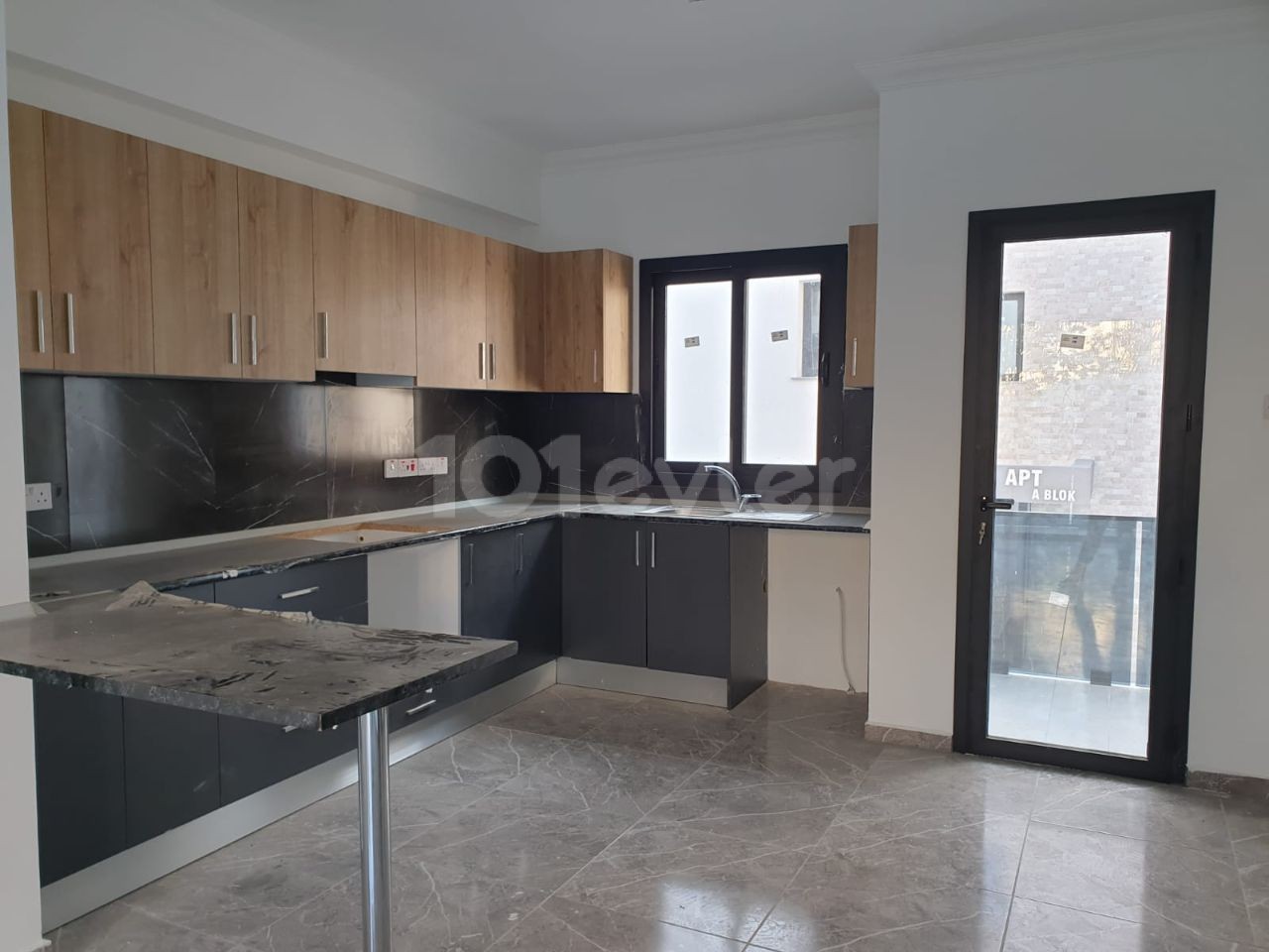 LAPTA BÖLGESİNDE 2+1 LÜKS SATILIK DAİRE