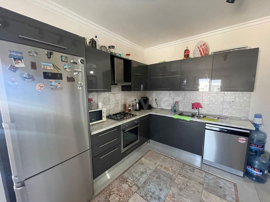 Flat For Sale in Yukarı Girne, Kyrenia