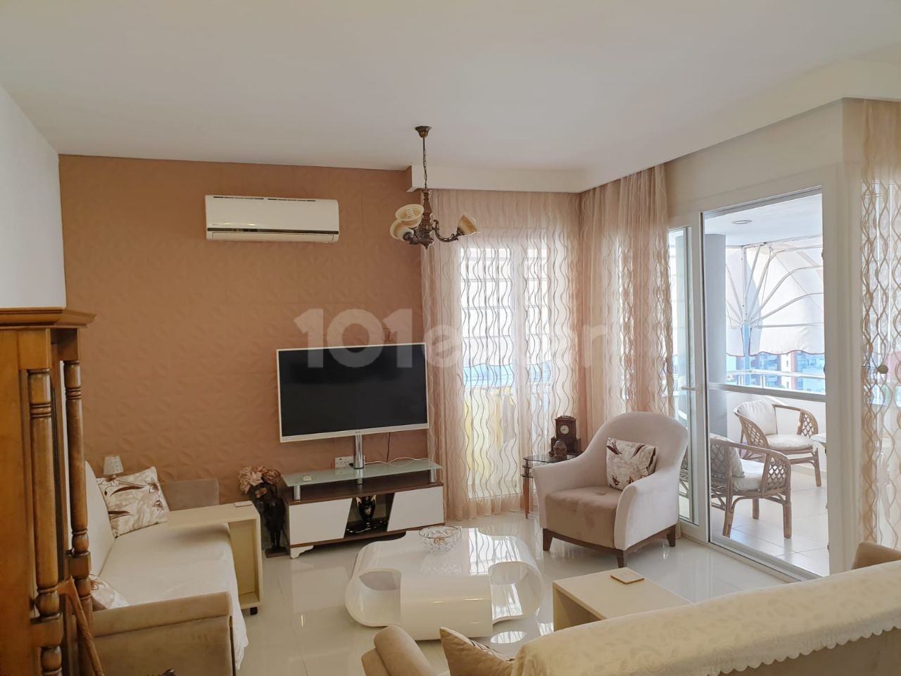 Luxury Apartment with Pool in the Center of Kyrenia