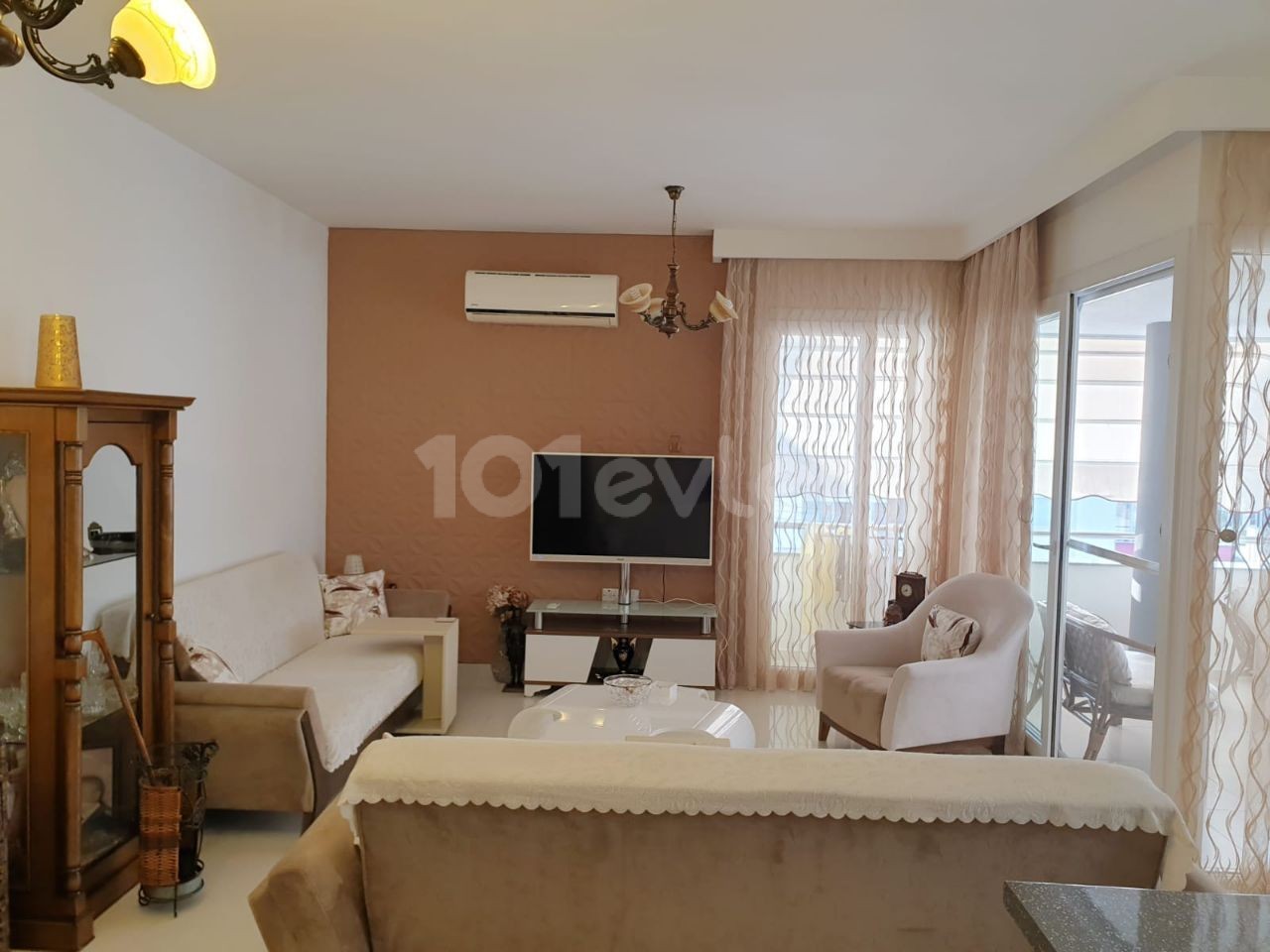 120m2 2+1 Girne Merkezde Havuzlu Lüks Daire