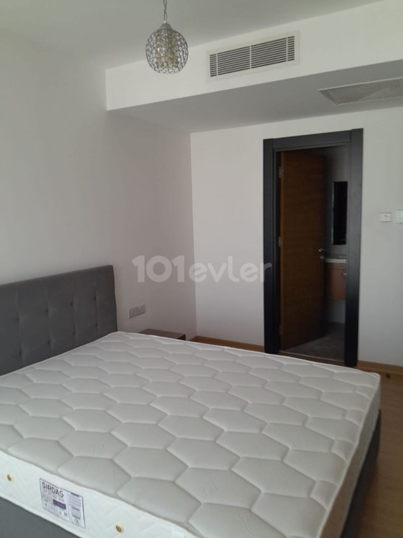 100M2 2+1 Luxuswohnung mit Bad und Pool in Residenz