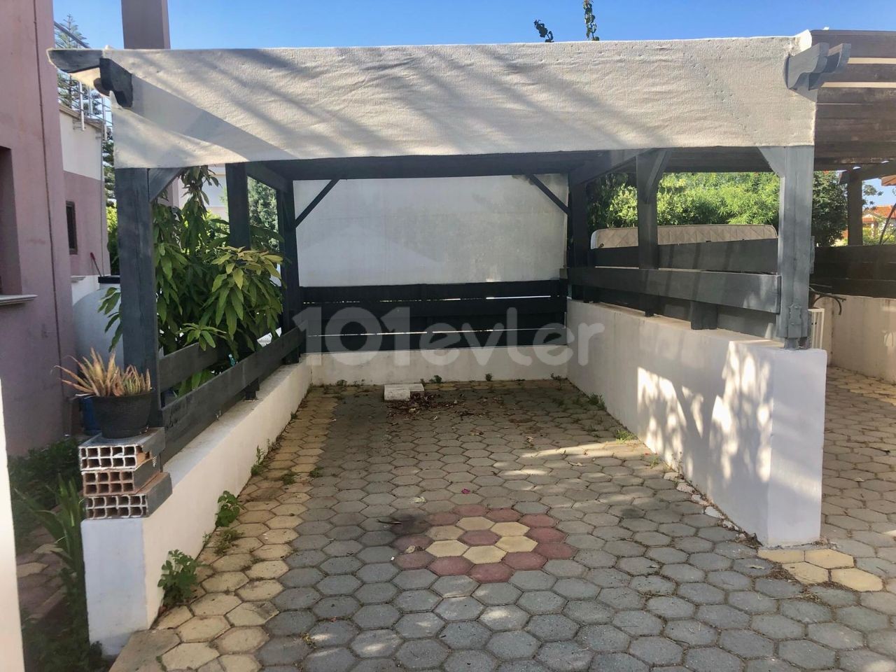 Vollständig möblierte Villa mit 3 Schlafzimmern und Pool zur Miete in Catalkoy Kyrenia