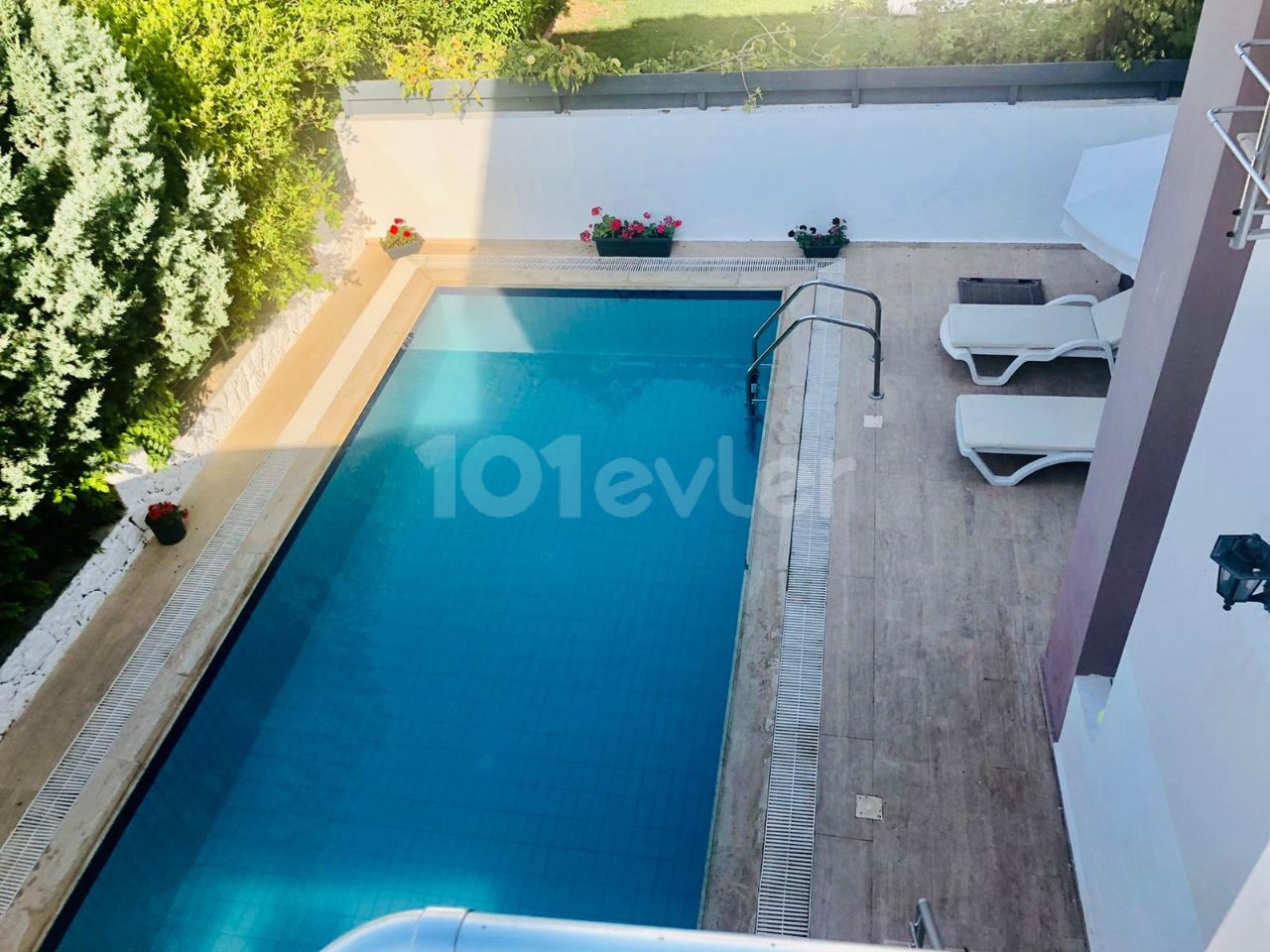 Vollständig möblierte Villa mit 3 Schlafzimmern und Pool zur Miete in Catalkoy Kyrenia