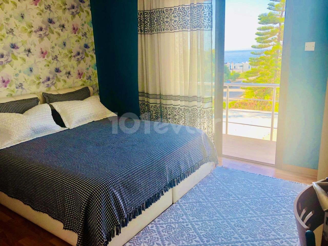 Girne Çatalköy Kiralık Full Eşyalı Havuzlu 3 yatak odalı Villa