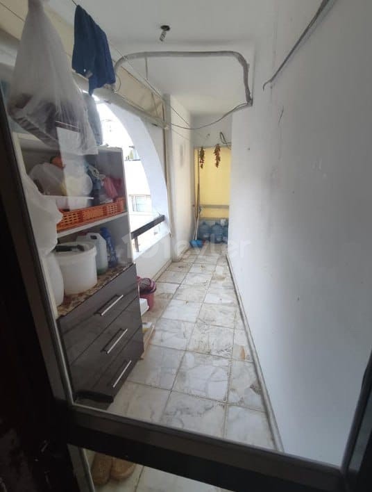 2+1 flat with Turkish title for sale in Kyrenia center