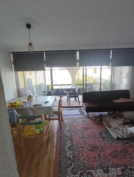 2+1 flat with Turkish title for sale in Kyrenia center