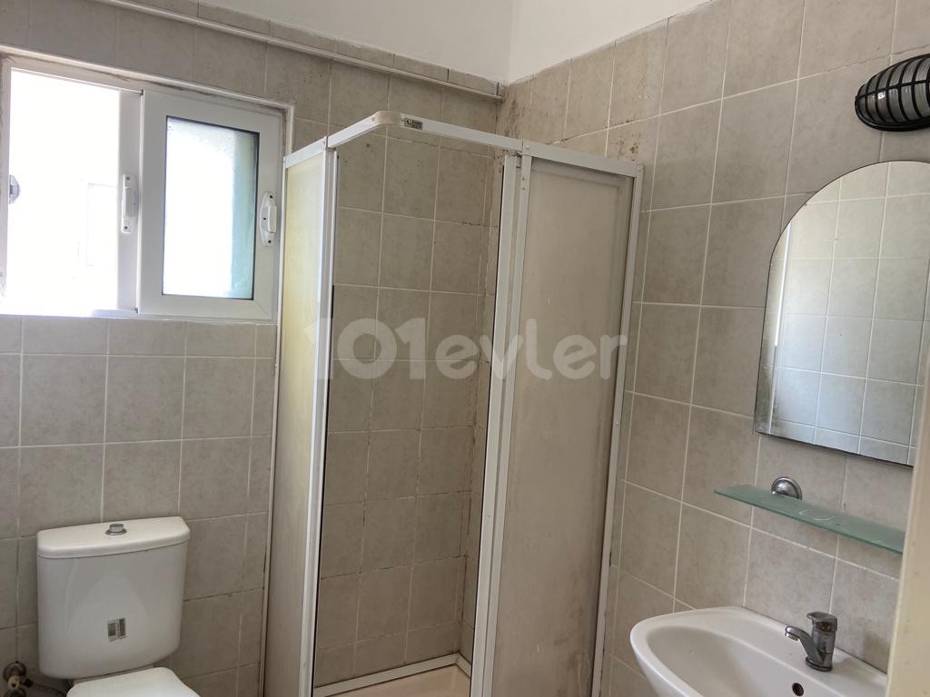 2+1 flat for sale at an affordable price close to the center of Kyrenia