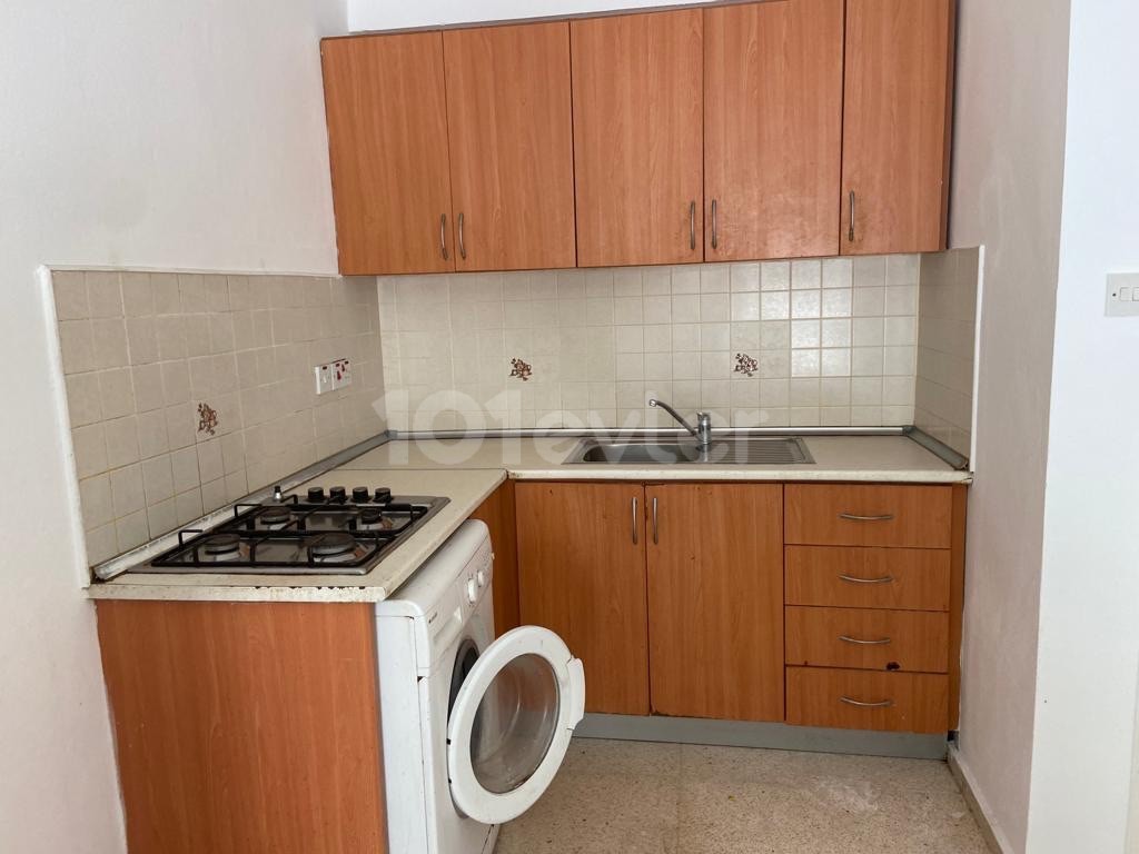 2+1 flat for sale at an affordable price close to the center of Kyrenia