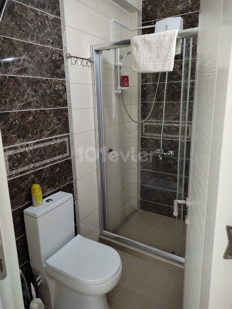 Girne lapta bölgesinde denize yakın kiralık  2+1 luks daire