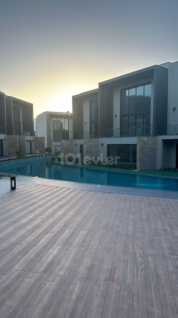 3+1 loft flat for sale in Girne Karaoğlanoğlu area