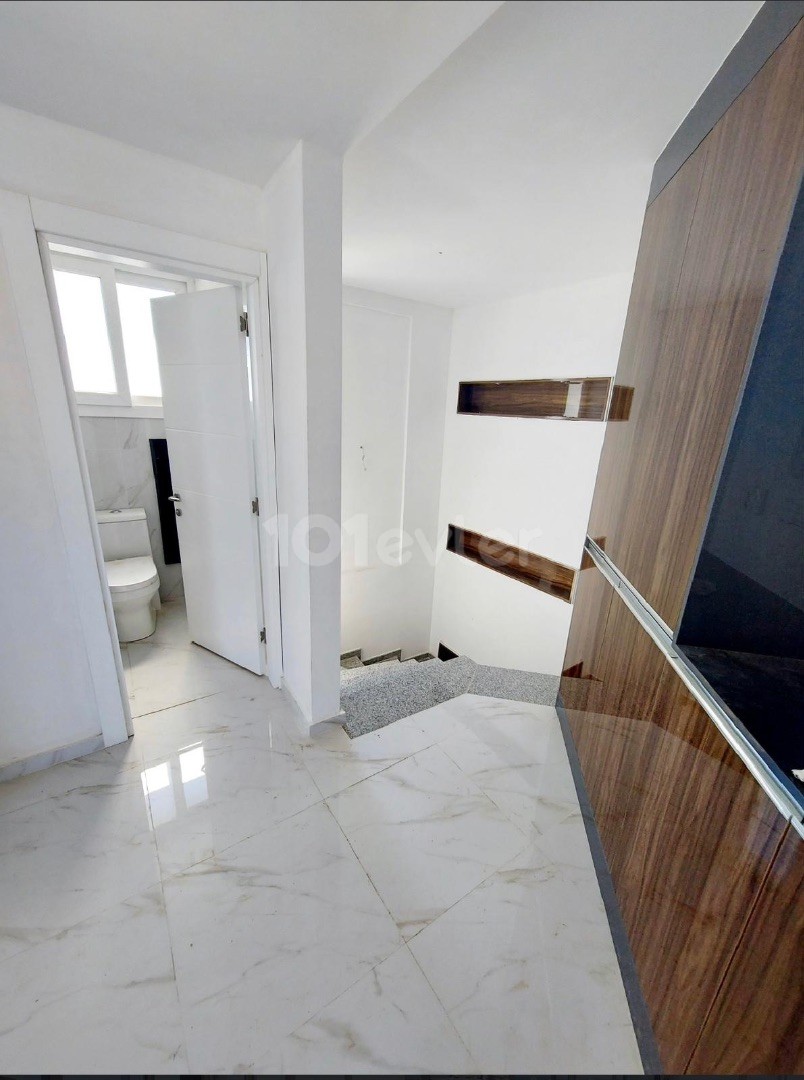 Kyrenia center duplex 2+1 penthouse