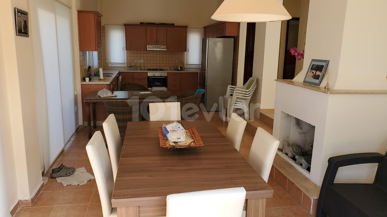 Girne Esentepe bölgesinde kiralık 3+1 villa