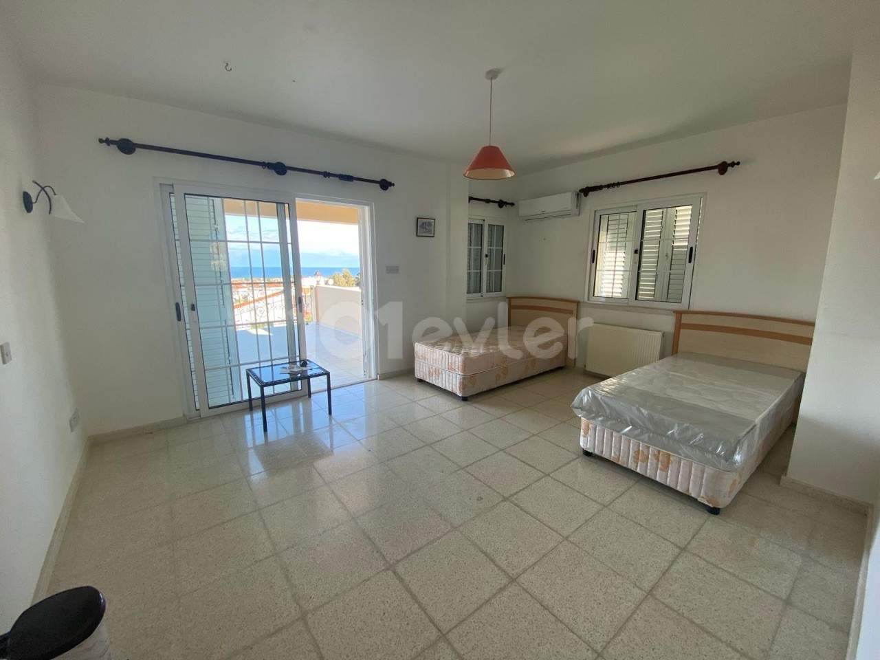 Girne ozankoy kiralik 4+1 havuzlu villa