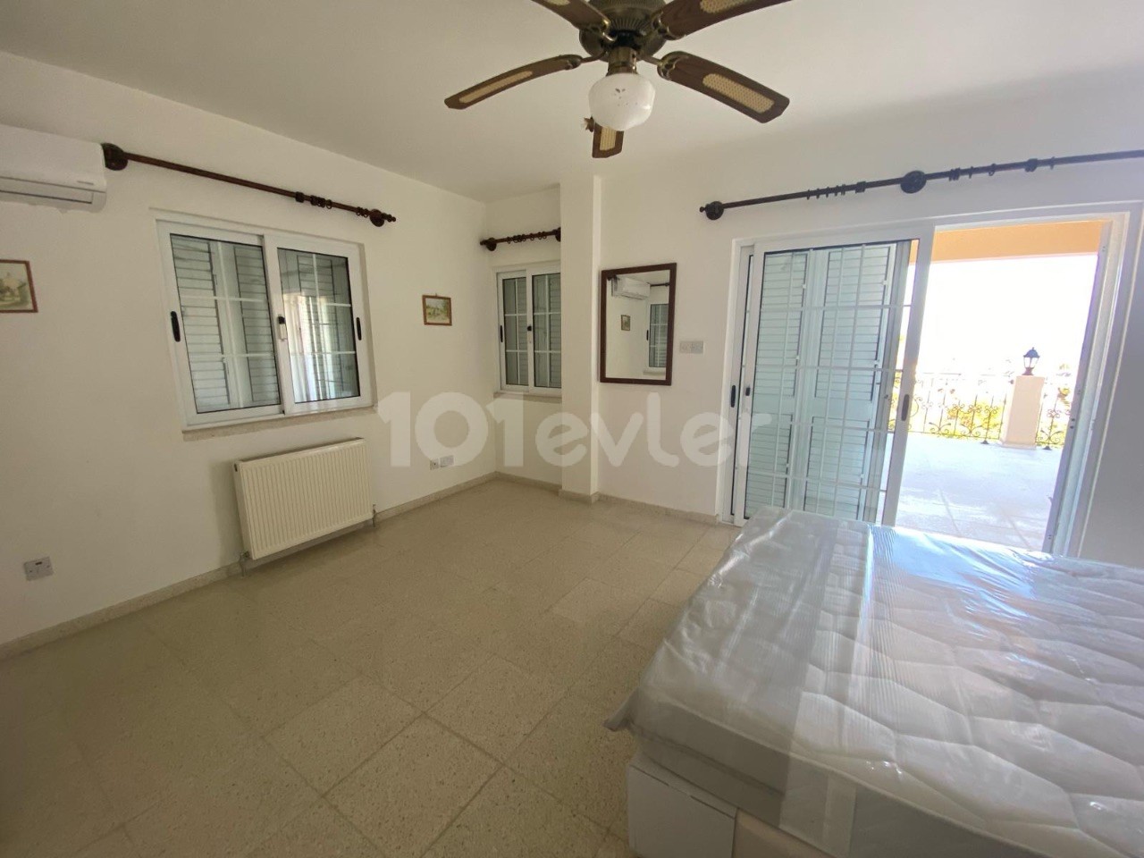 Girne ozankoy kiralik 4+1 havuzlu villa