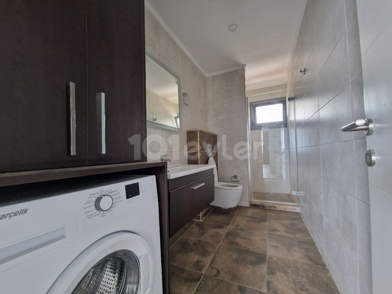 Kıbrıs Girne Merkez'de Kiralık Eşyasız 3+1 Lux Daire