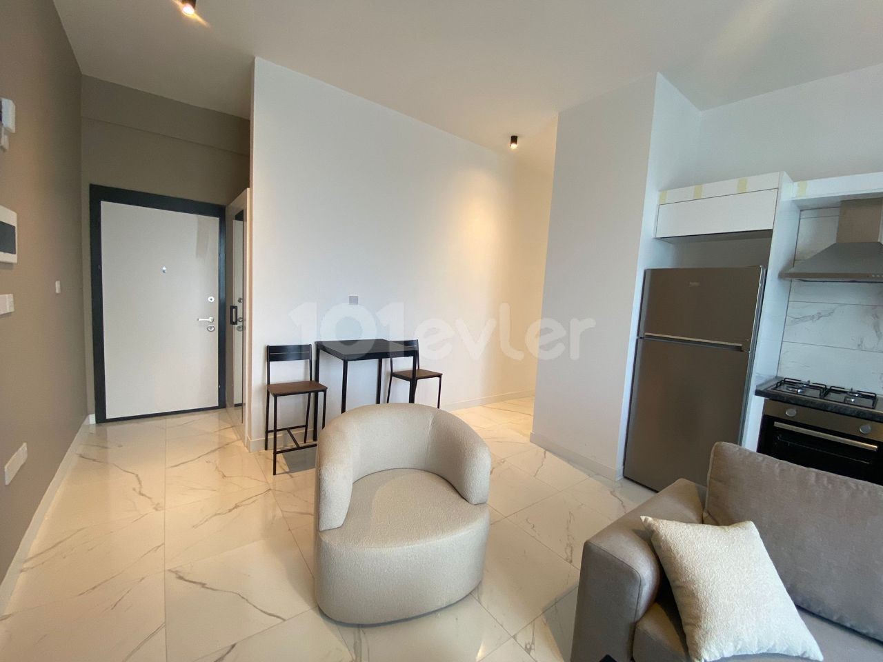 Flat To Rent in Alsancak, Kyrenia