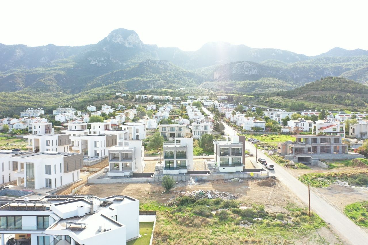 Zypern Kyrenia Çatalköy 4+1 Luxusvilla mit Meer- und Bergblick zu verkaufen
