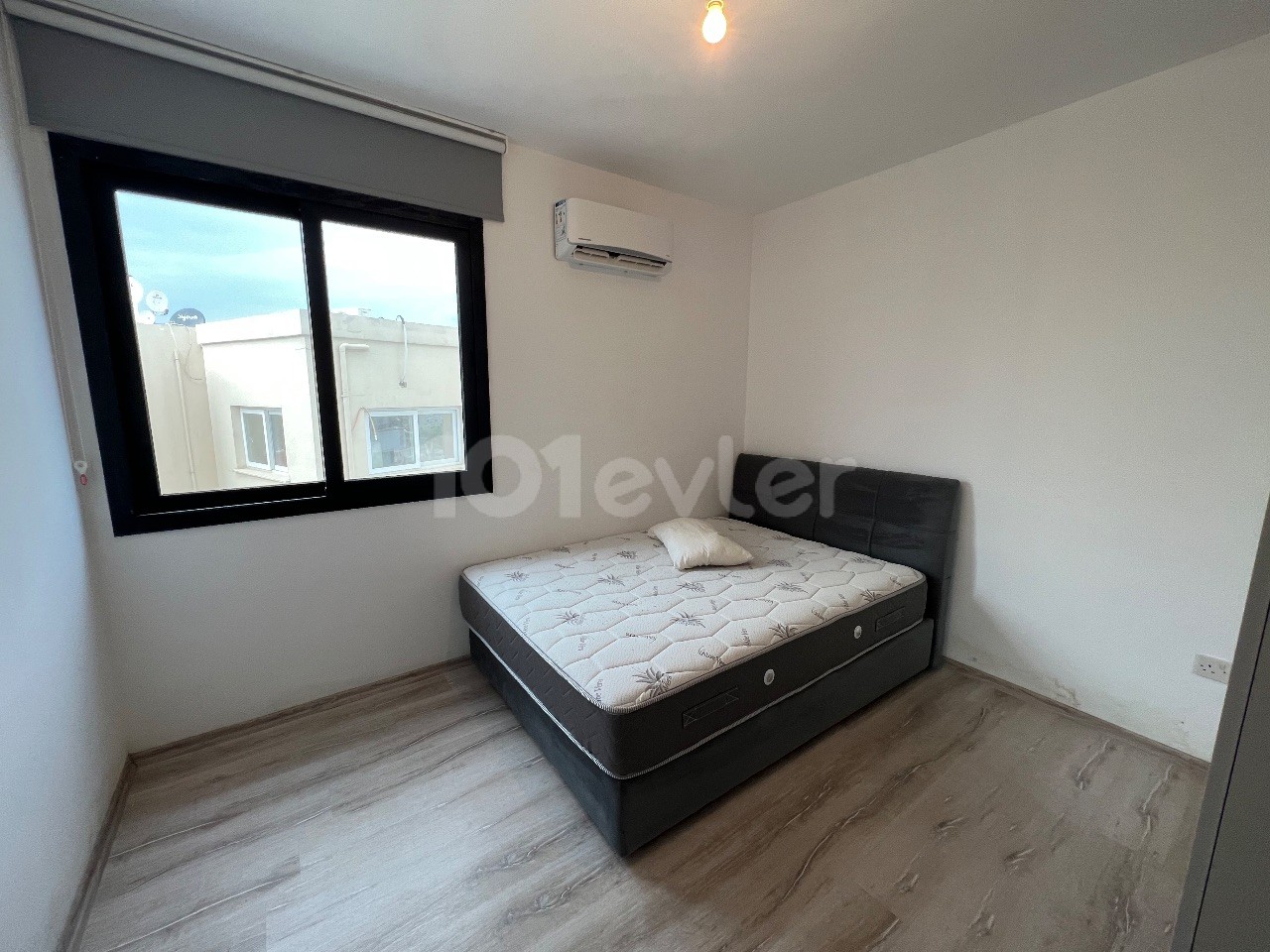 Kıbrıs Girne Merkez’de Lüks 3+1 Eşyalı Denize Sıfır Kiralık Daire